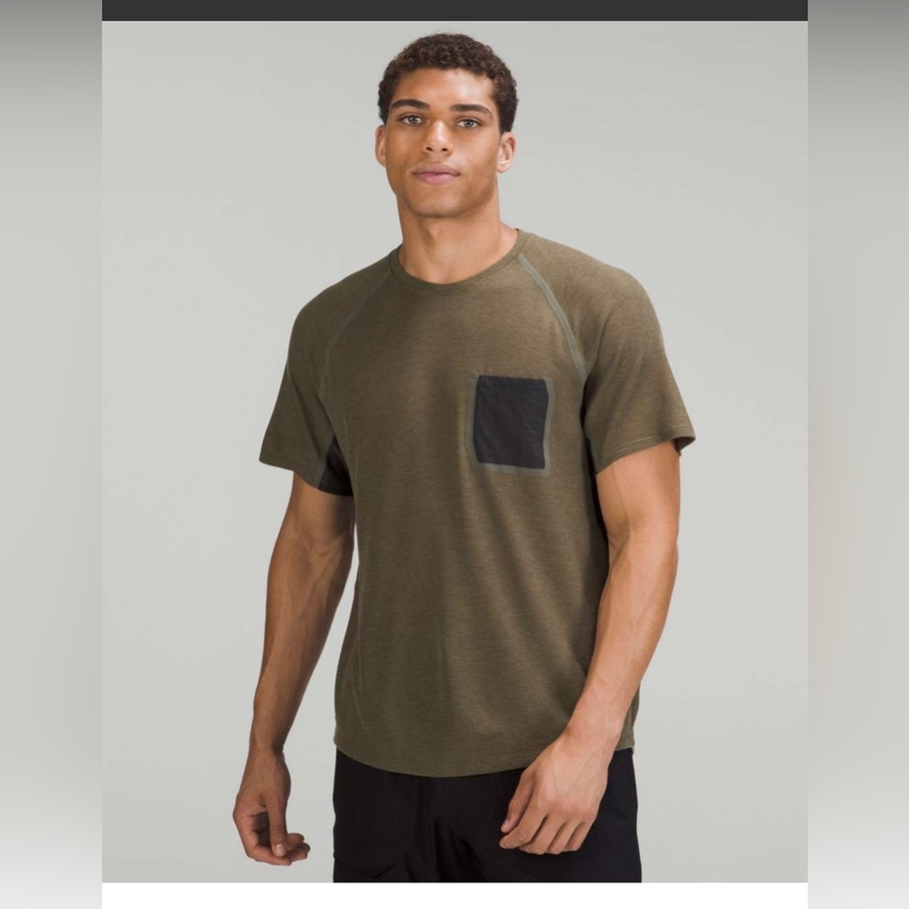 NWT!! Lululemon Ventilated Short Sleeve-L